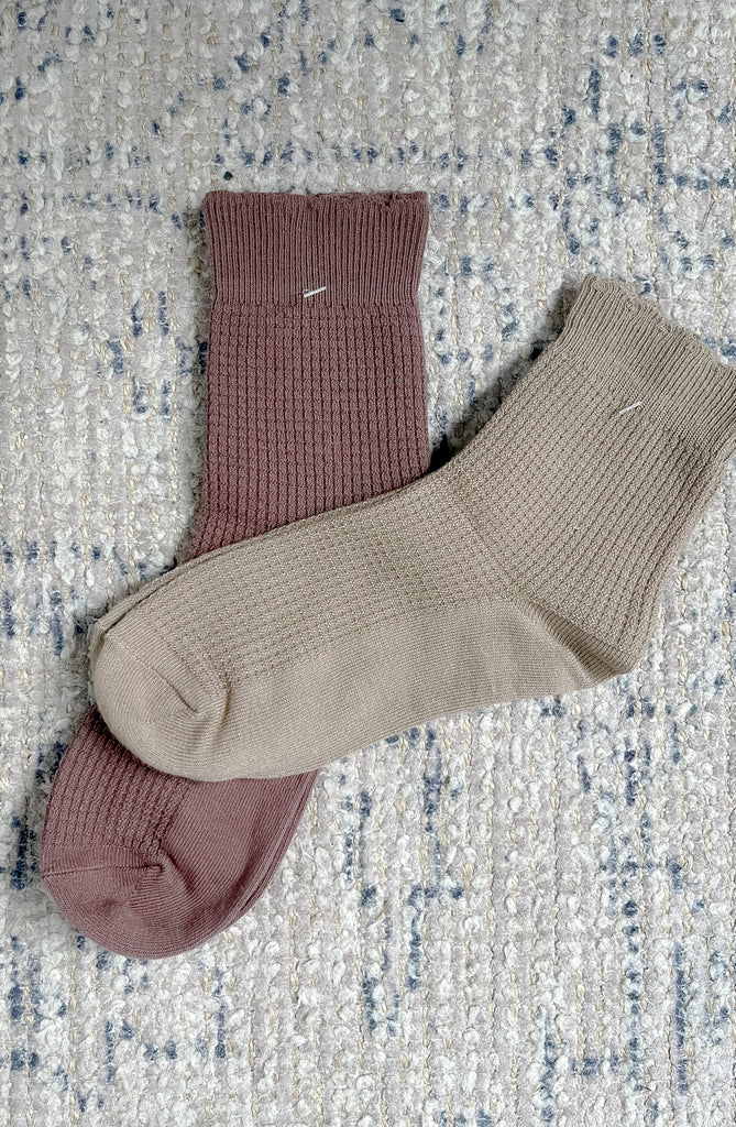 Ruffled Solid Mid-Tube Socks