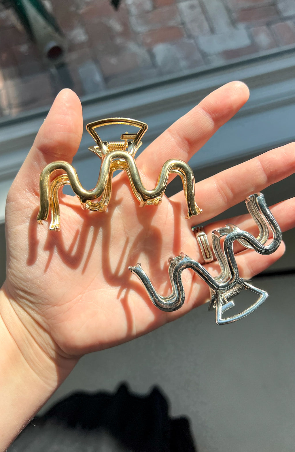 Metallic Wave Shape Hair Claw Clips