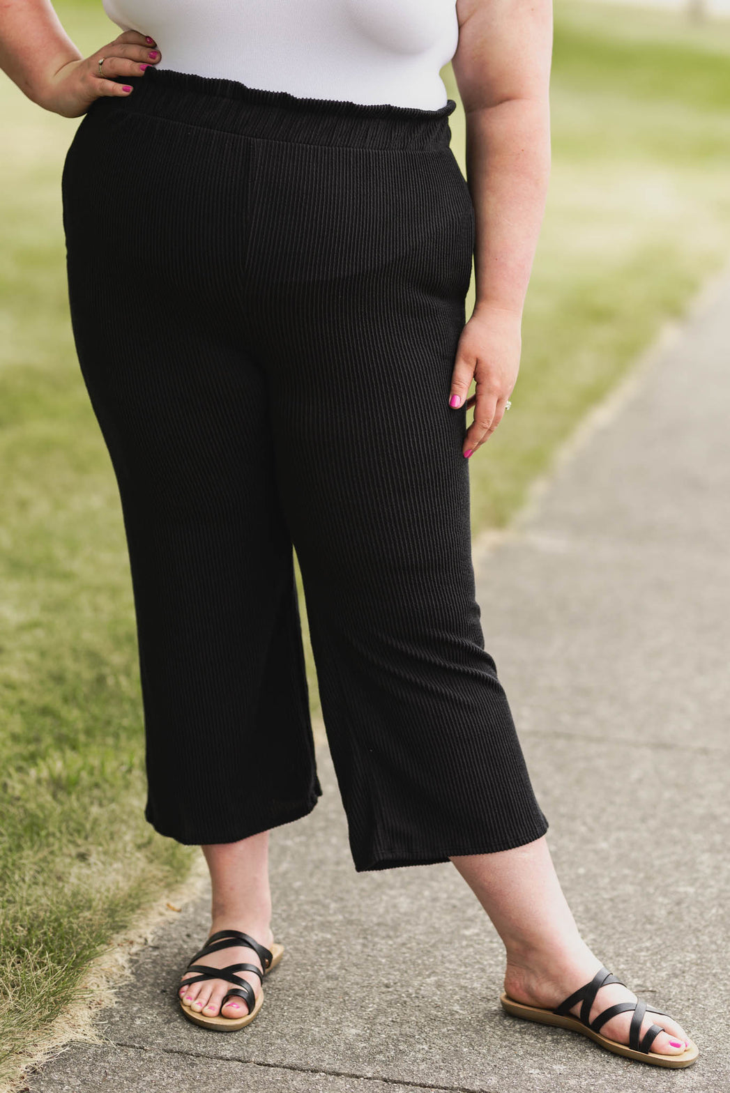 Beach House Curvy Cropped Paperbag Pants